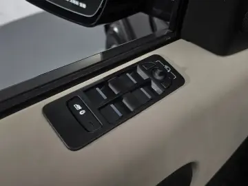 2025 Land Rover Discovery Sport с пробегом 12 454 км