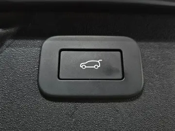 2025 Land Rover Discovery Sport с пробегом 13 180 км