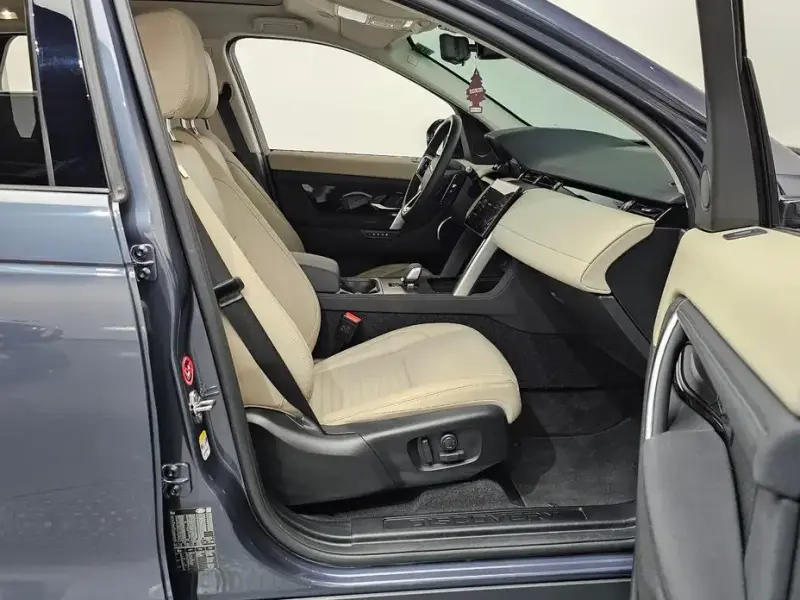 2025 Land Rover Discovery Sport с пробегом 13 180 км