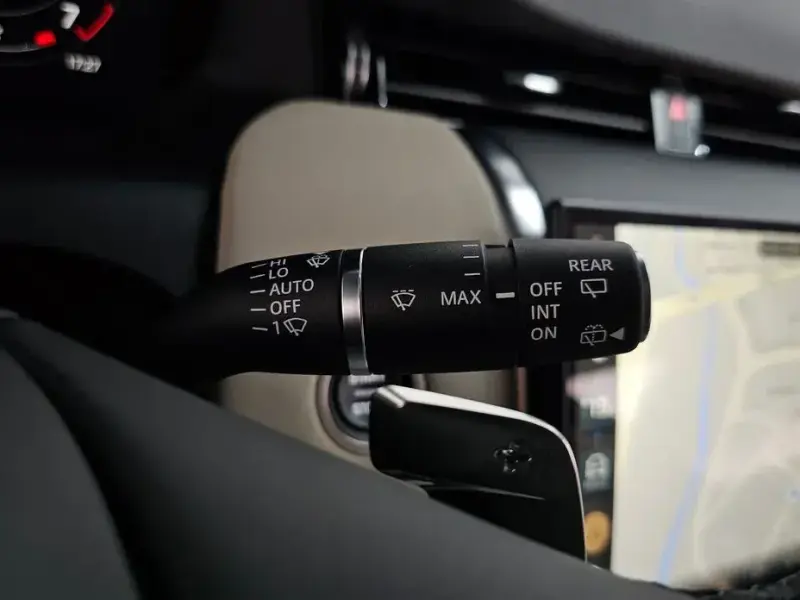 2025 Land Rover Discovery Sport с пробегом 13 180 км