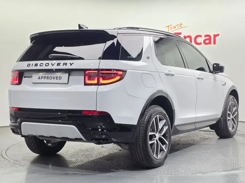 2025 Land Rover Discovery Sport с пробегом 5 633 км