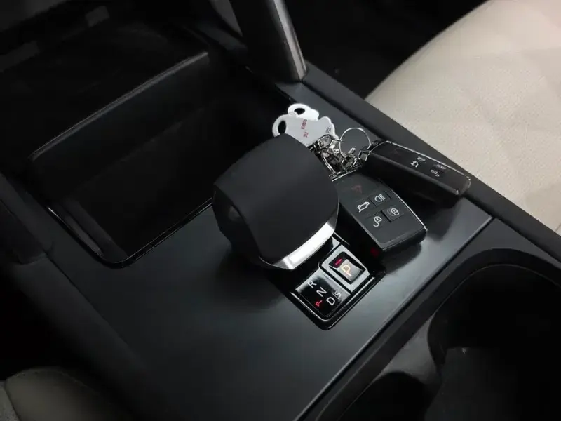 2025 Land Rover Discovery Sport с пробегом 22 452 км