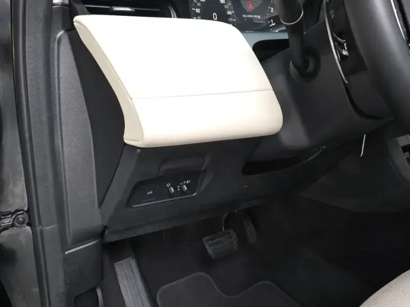 2025 Land Rover Discovery Sport с пробегом 22 452 км