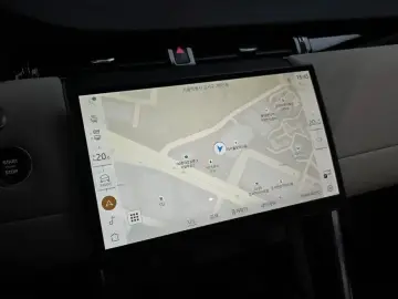 2025 Land Rover Discovery Sport с пробегом 22 452 км