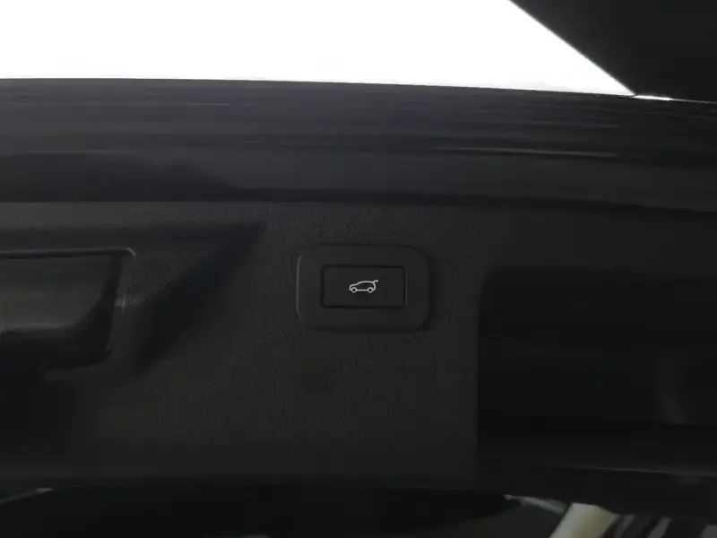 2025 Land Rover Discovery Sport с пробегом 22 452 км