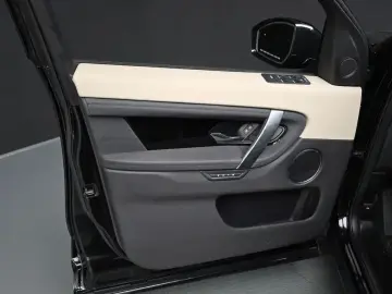 2025 Land Rover Discovery Sport с пробегом 22 452 км