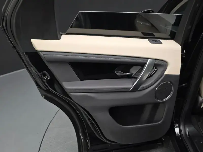 2025 Land Rover Discovery Sport с пробегом 22 452 км