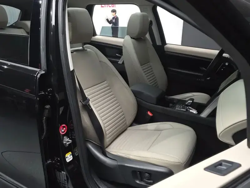 2025 Land Rover Discovery Sport с пробегом 22 452 км