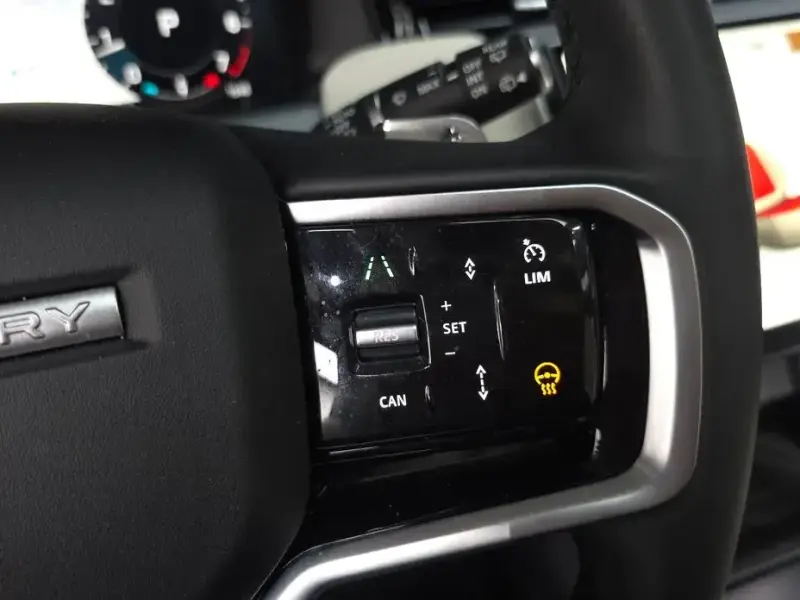 2025 Land Rover Discovery Sport с пробегом 22 452 км