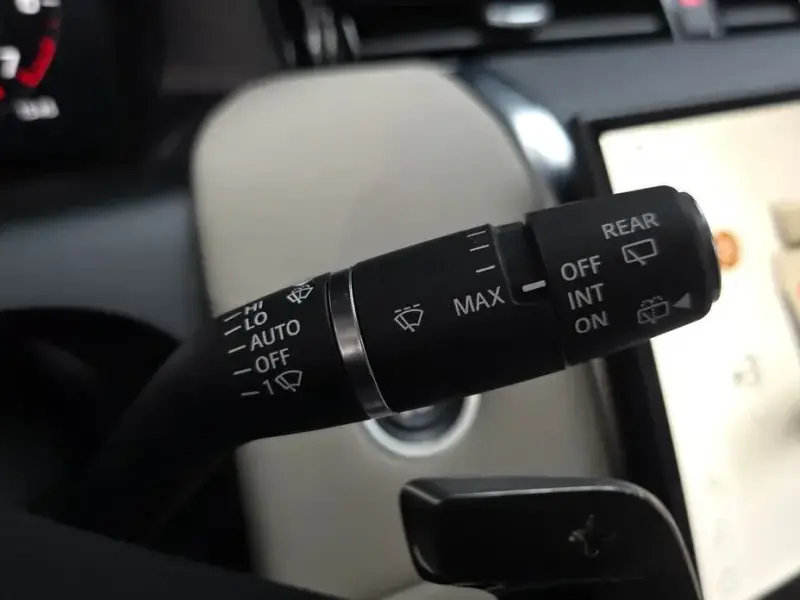2025 Land Rover Discovery Sport с пробегом 22 452 км