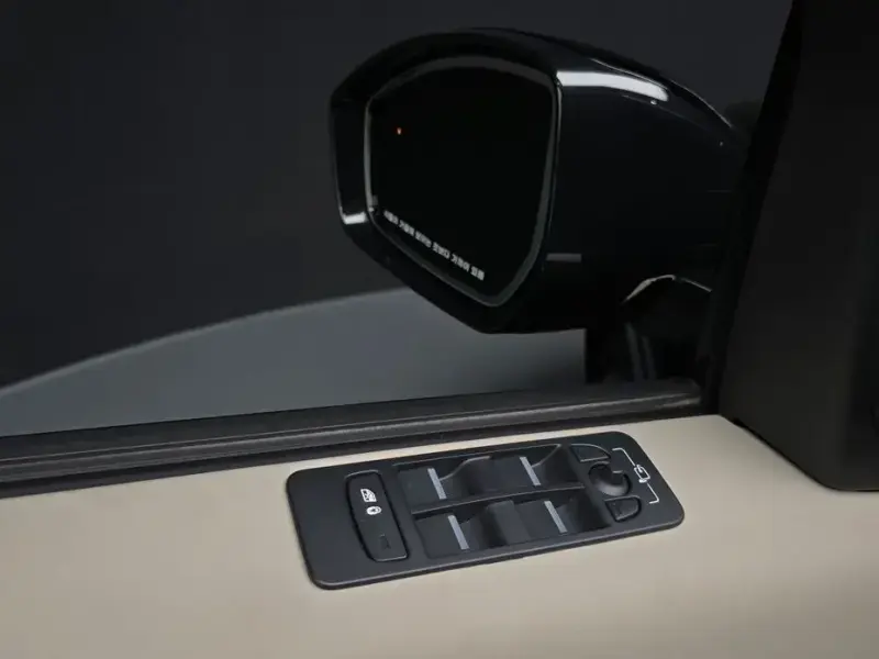 2025 Land Rover Discovery Sport с пробегом 22 452 км
