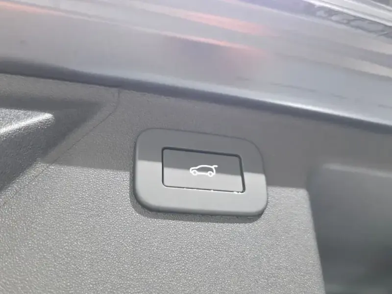 2025 Land Rover Discovery Sport с пробегом 3 968 км