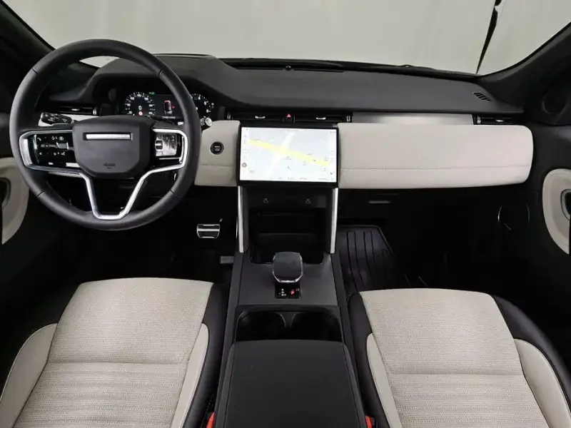 2025 Land Rover Discovery Sport с пробегом 8 430 км