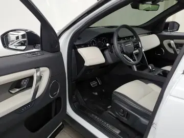 2025 Land Rover Discovery Sport с пробегом 8 430 км