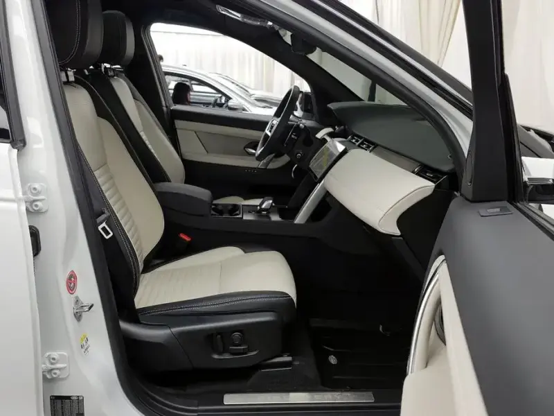 2025 Land Rover Discovery Sport с пробегом 8 430 км