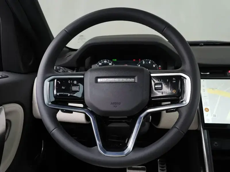 2025 Land Rover Discovery Sport с пробегом 8 430 км