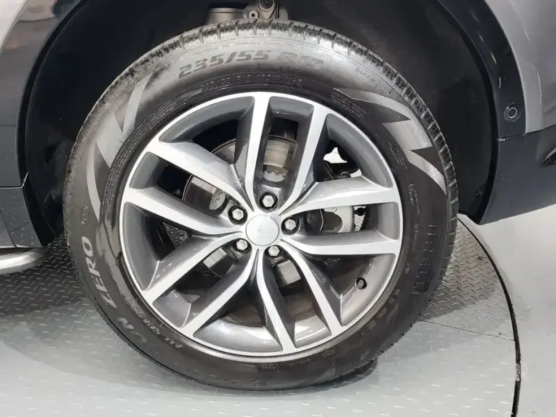 2025 Land Rover Discovery Sport с пробегом 10 871 км