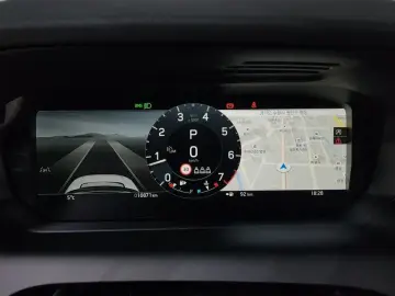 2025 Land Rover Discovery Sport с пробегом 10 871 км