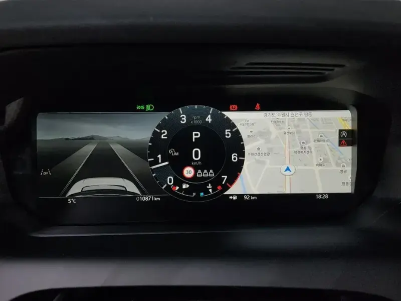 2025 Land Rover Discovery Sport с пробегом 10 871 км