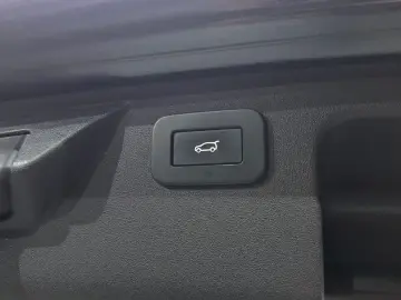 2022 Land Rover Discovery Sport с пробегом 82 774 км