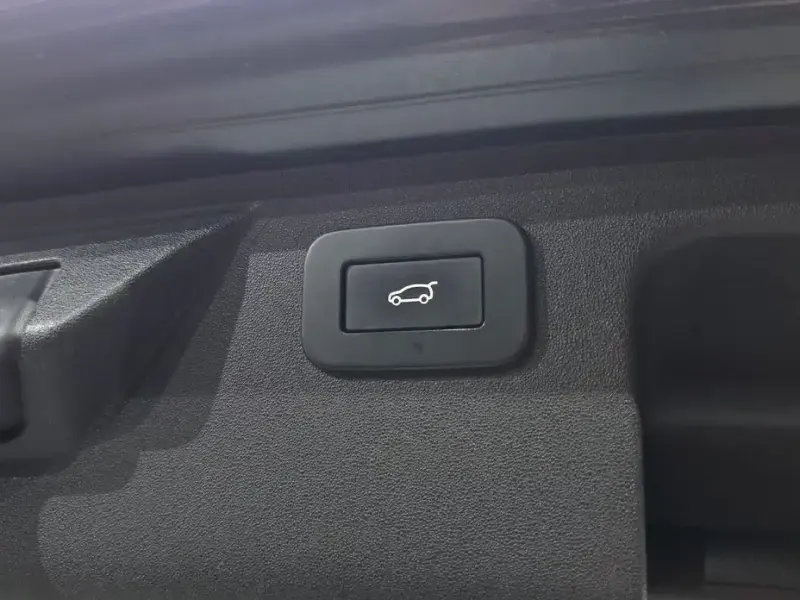 2022 Land Rover Discovery Sport с пробегом 82 774 км