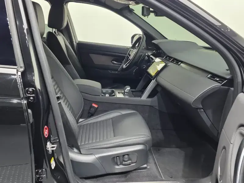 2025 Land Rover Discovery Sport с пробегом 10 710 км