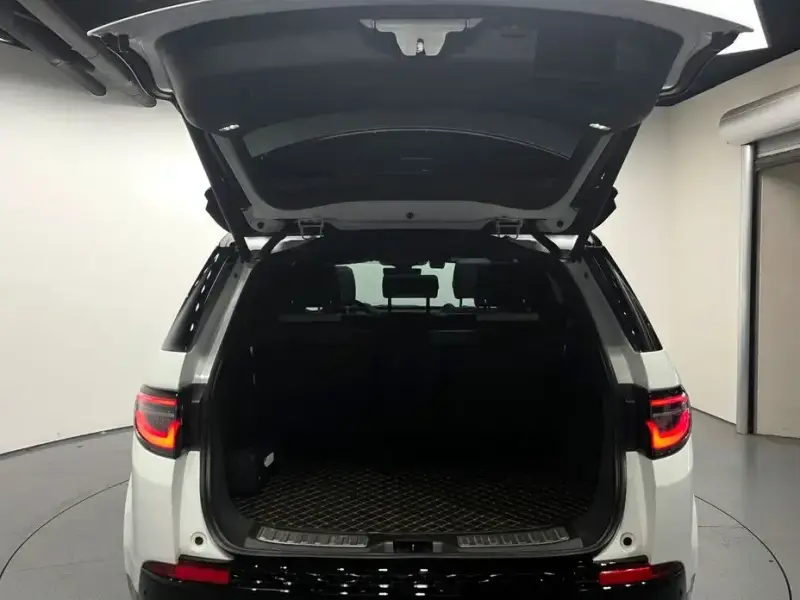 2025 Land Rover Discovery Sport с пробегом 11 244 км