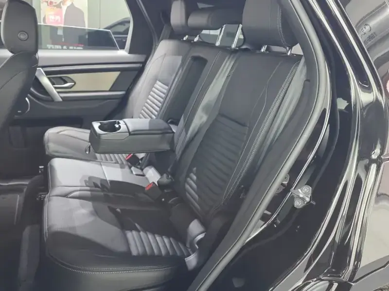 2025 Land Rover Discovery Sport с пробегом 10 710 км