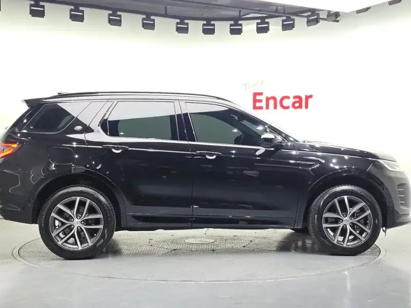 2025 Land Rover Discovery Sport с пробегом 10 710 км
