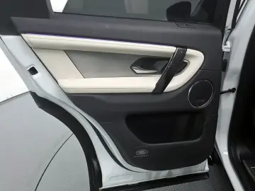 2025 Land Rover Discovery Sport с пробегом 11 244 км