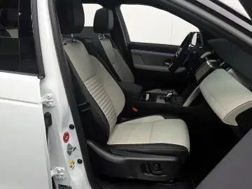 2025 Land Rover Discovery Sport с пробегом 11 244 км