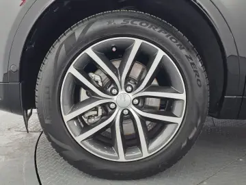 2025 Land Rover Discovery Sport с пробегом 10 710 км