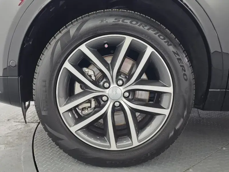 2025 Land Rover Discovery Sport с пробегом 10 710 км