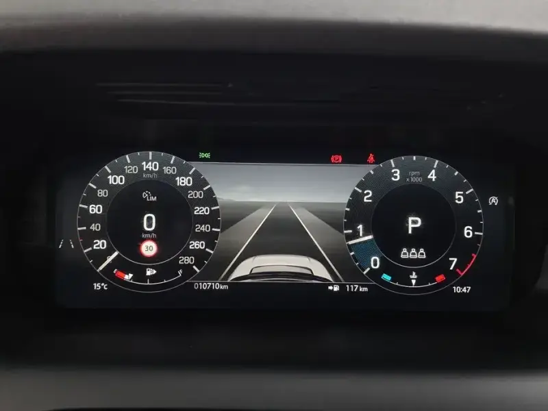 2025 Land Rover Discovery Sport с пробегом 10 710 км