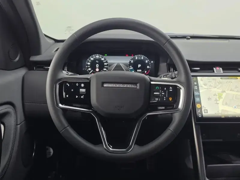 2025 Land Rover Discovery Sport с пробегом 10 710 км