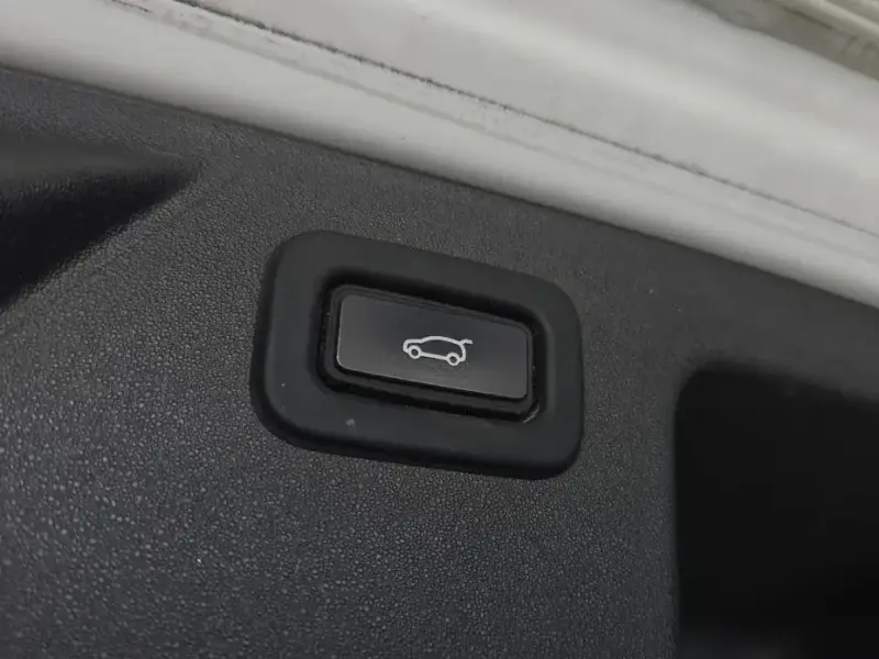 2021 Land Rover Discovery Sport с пробегом 137 780 км