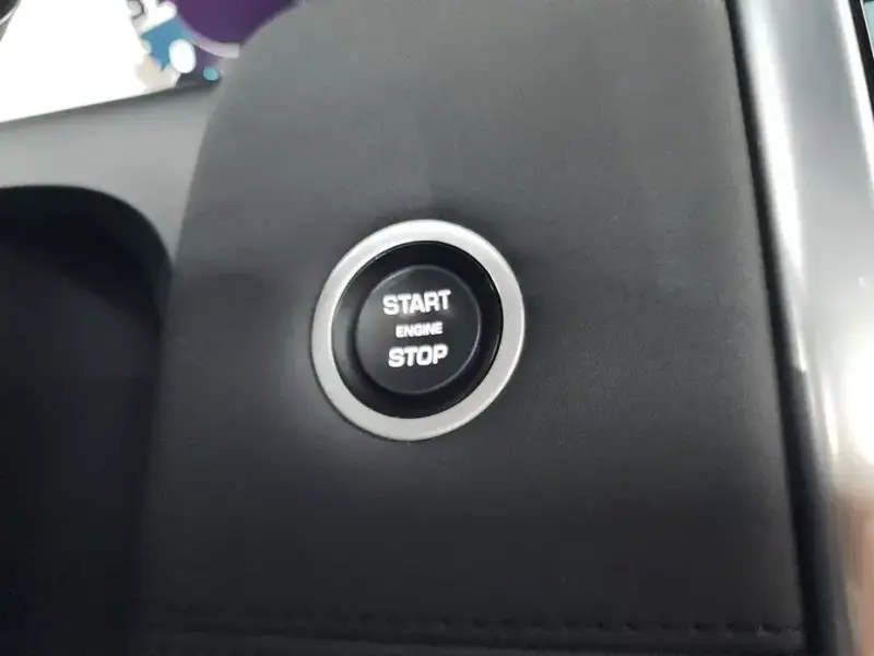 2022 Land Rover Discovery Sport с пробегом 55 552 км