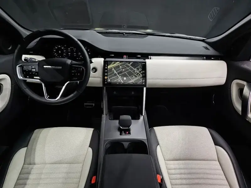 2025 Land Rover Discovery Sport с пробегом 20 366 км