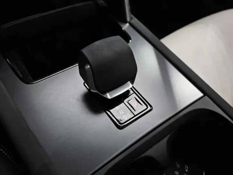 2025 Land Rover Discovery Sport с пробегом 20 366 км