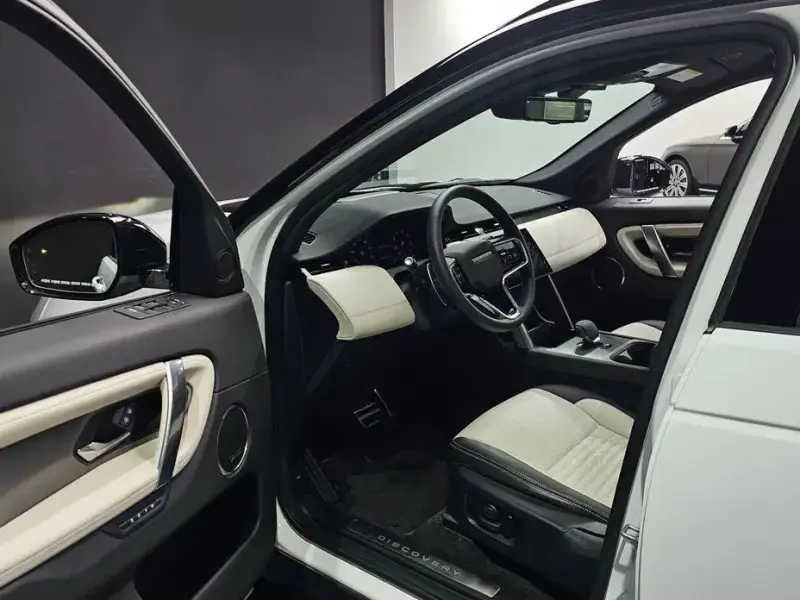2025 Land Rover Discovery Sport с пробегом 20 366 км