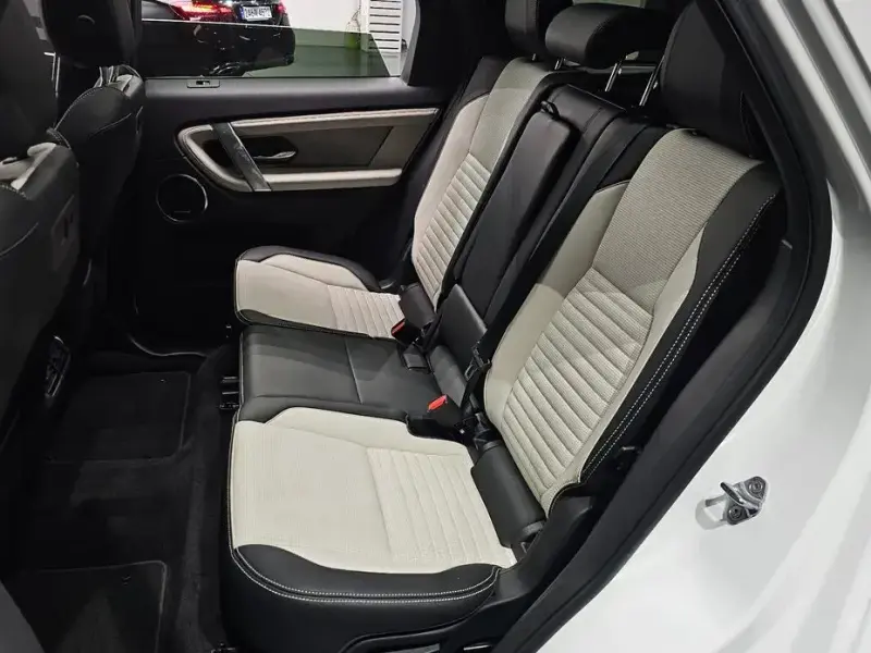 2025 Land Rover Discovery Sport с пробегом 20 366 км