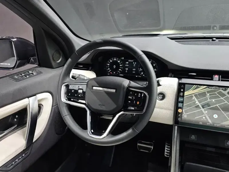 2025 Land Rover Discovery Sport с пробегом 20 366 км