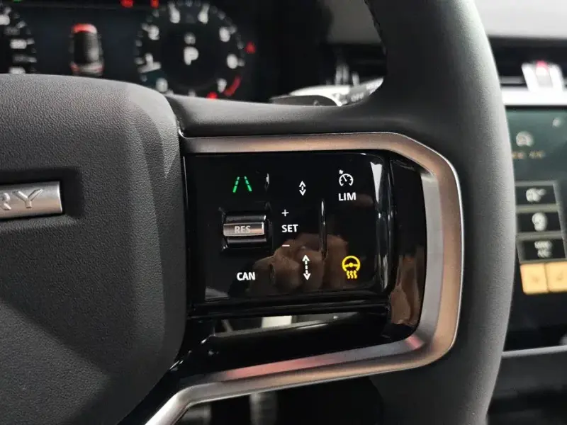 2025 Land Rover Discovery Sport с пробегом 20 366 км