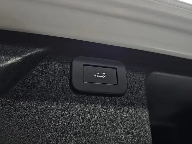 2025 Land Rover Discovery Sport с пробегом 20 366 км