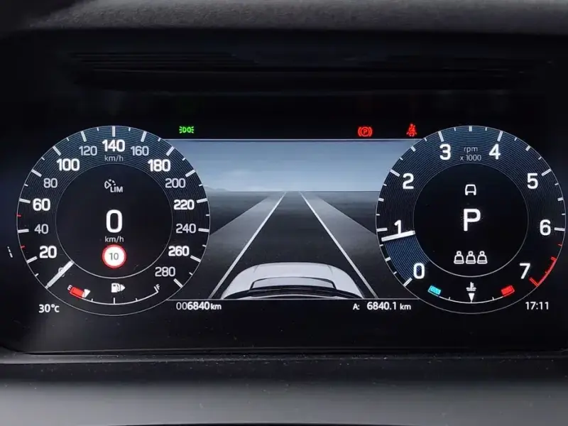 2024 Land Rover Discovery Sport с пробегом 6 840 км
