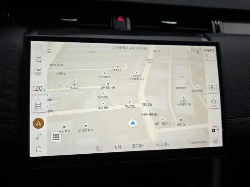 2025 Land Rover Discovery Sport с пробегом 22 833 км