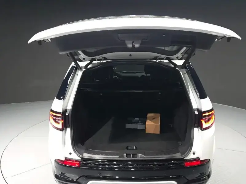 2025 Land Rover Discovery Sport с пробегом 22 833 км