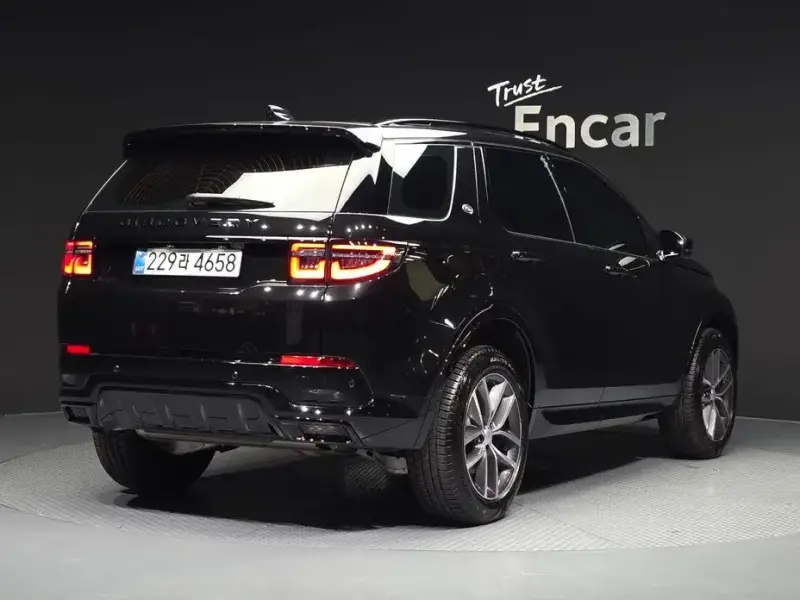 2025 Land Rover Discovery Sport с пробегом 303 км