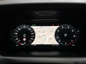 2025 Land Rover Discovery Sport с пробегом 303 км