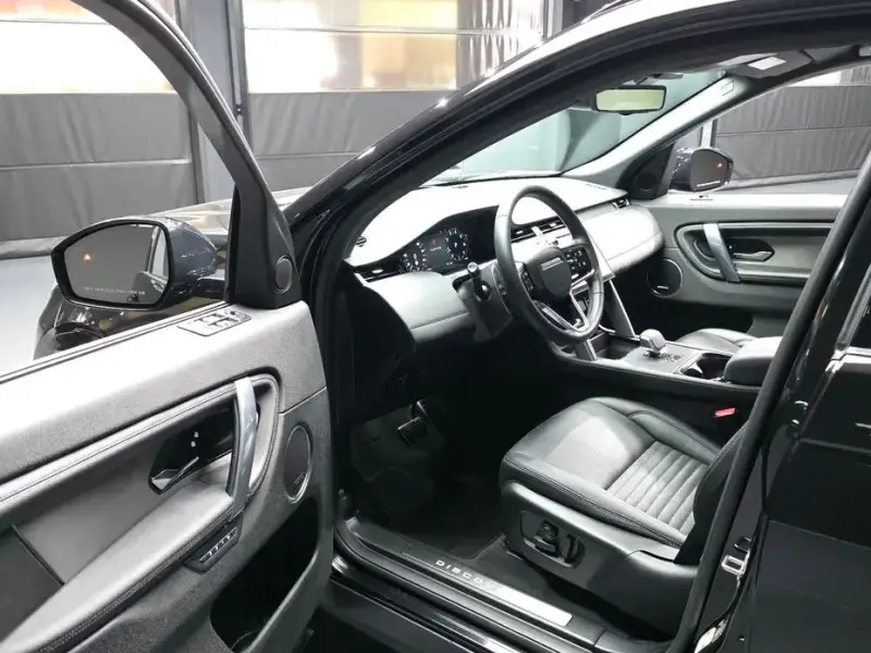 2025 Land Rover Discovery Sport с пробегом 303 км